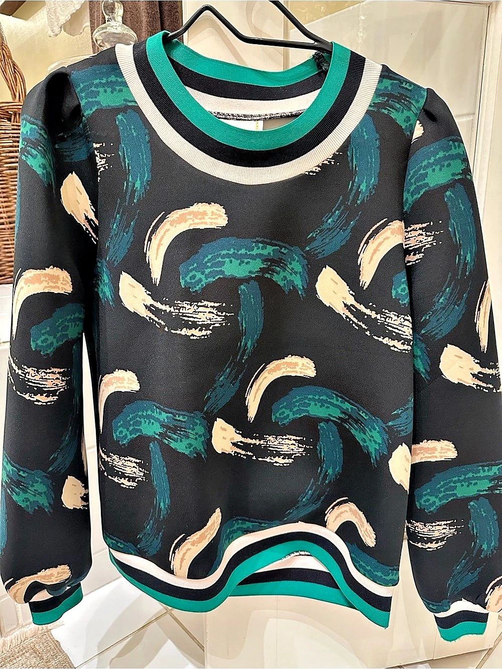 Emily McCarthy Poppy Pullover Abstract Print Sweater Black & Green Medium